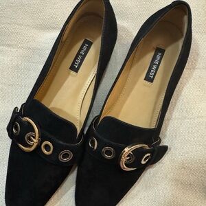 Size 7M Women’s Nine West Black Velvet Gold Accents Buckle Dress Shoes Slip ons